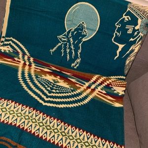 Alpaca wool blended blanket